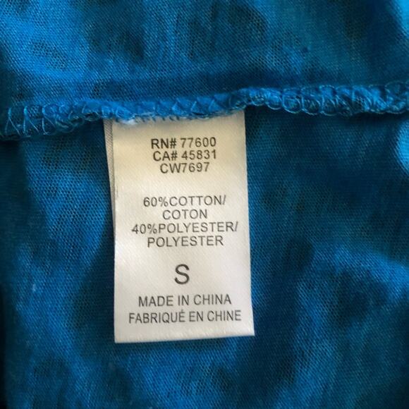 Chaser NWT Women’s Animal Print Pullover Knit Tank Top Small Royal Blue Scoop - Picture 12 of 14